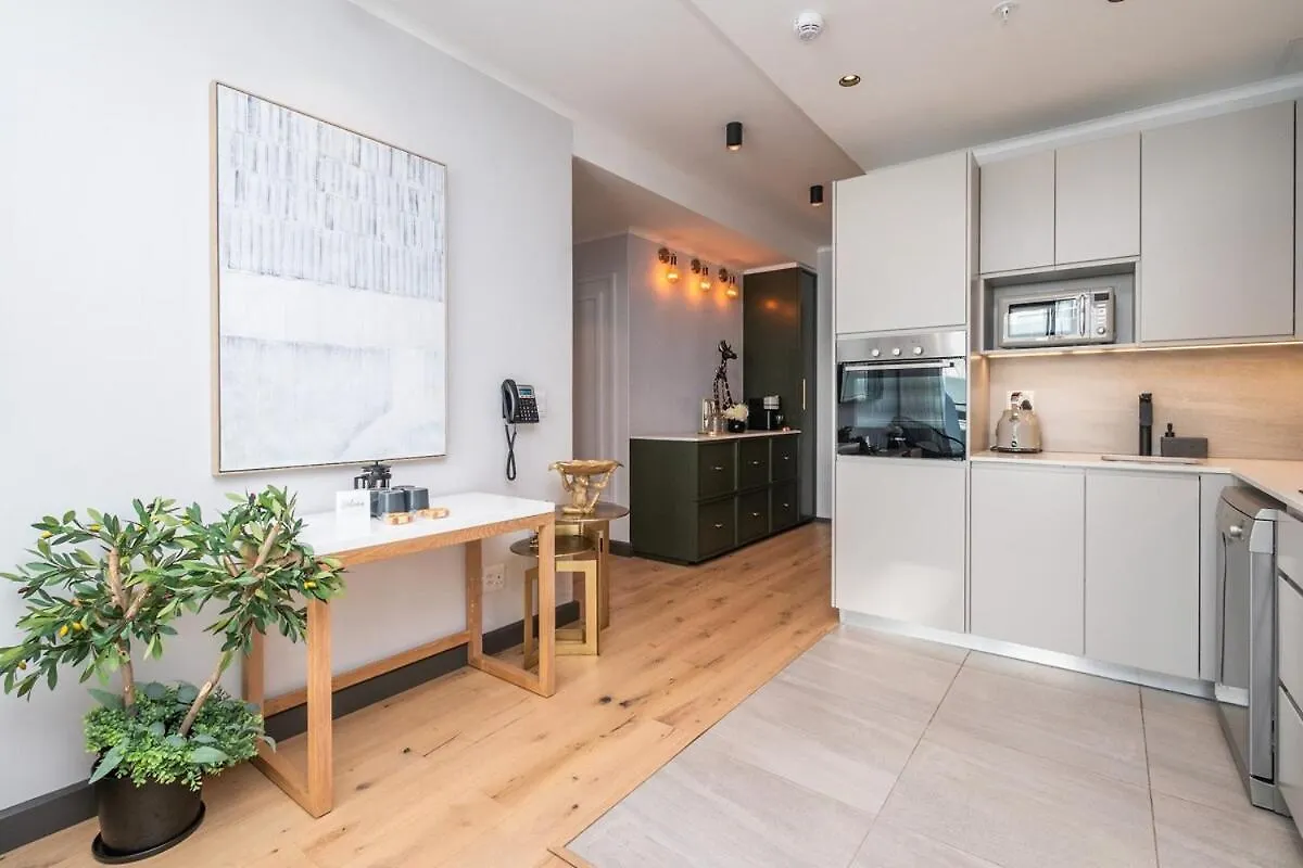 Mimosa Apartment In Greenpoint Cape Town