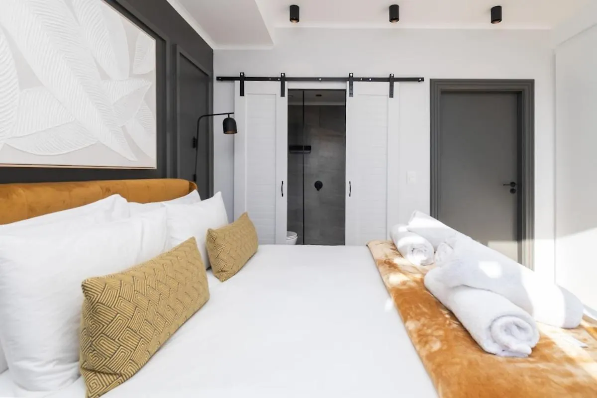 Mimosa Apartment In Greenpoint Cape Town