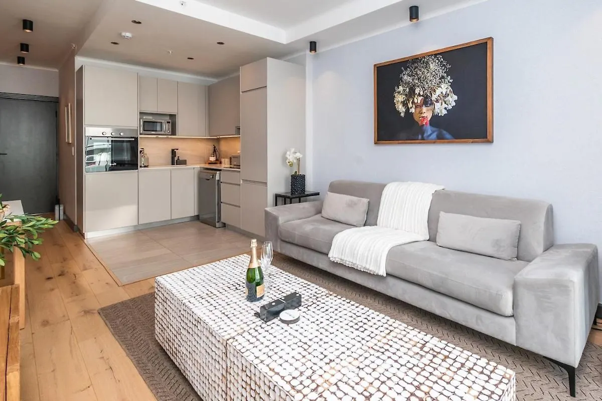 Mimosa Apartment In Greenpoint Cape Town
