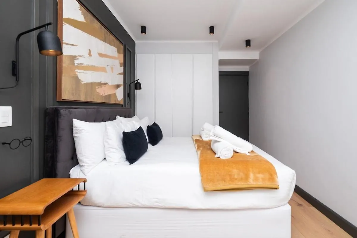 Mimosa Apartment In Greenpoint Cape Town