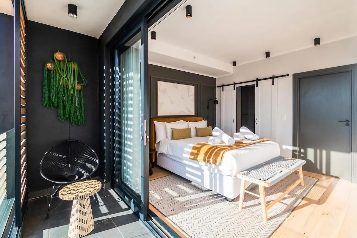 Mimosa Apartment In Greenpoint Cape Town