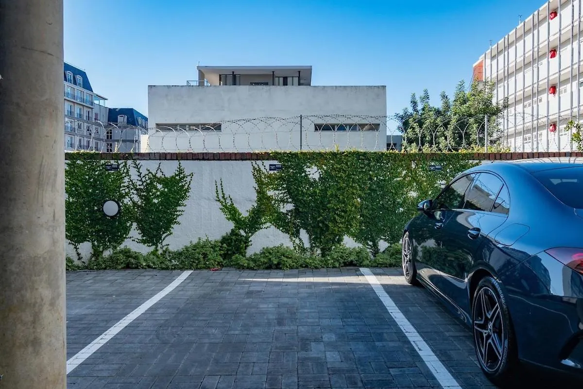 Mimosa Apartment In Greenpoint Cape Town